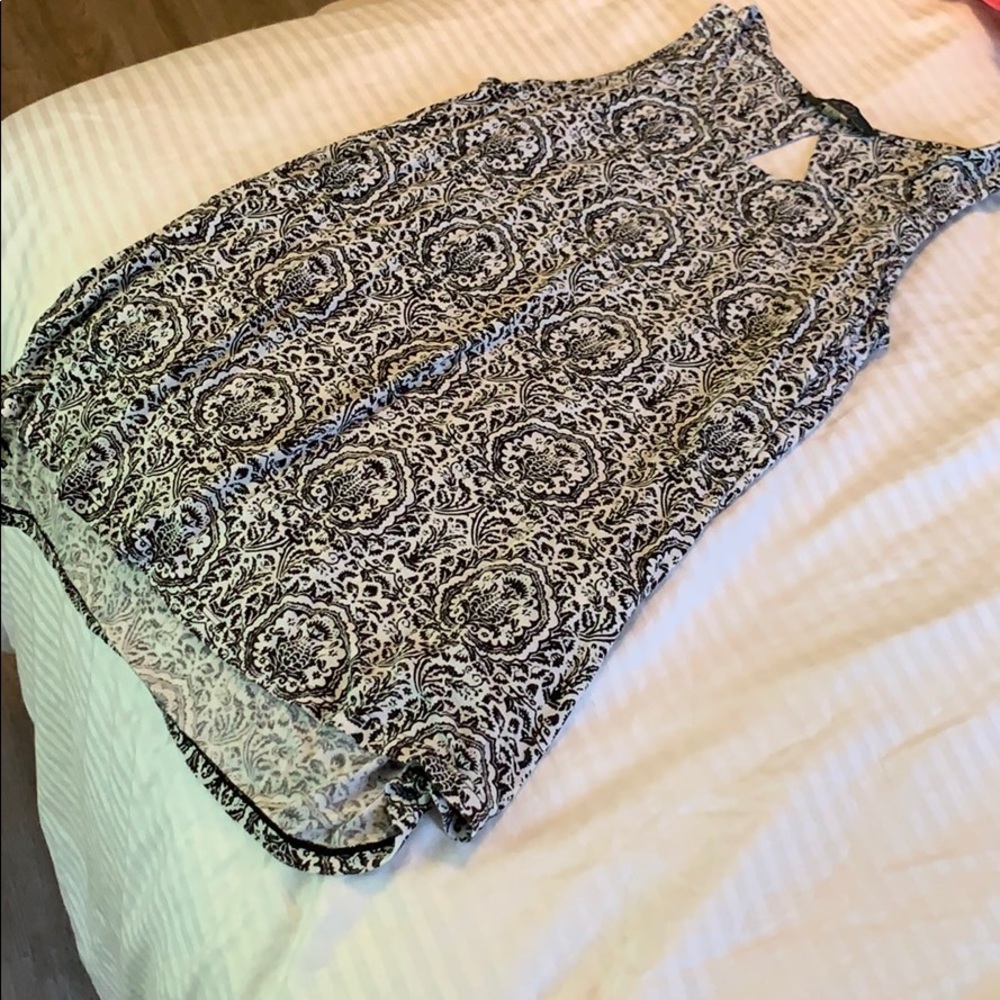 Black and white tank with Keyhole back